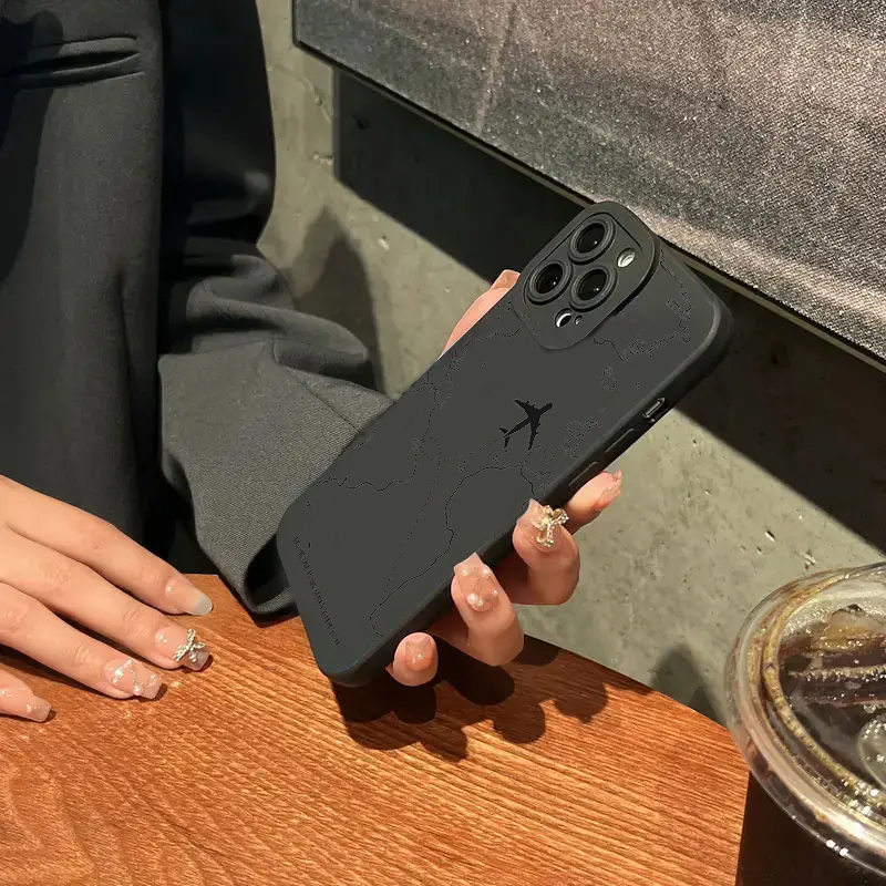 旅行をイメージした飛行機ルートデザインのスマホケース、Sam - Samsung Galaxy A55 のレビューと価格
